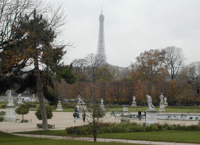 Tour Eiffel in distance, The Tuileries